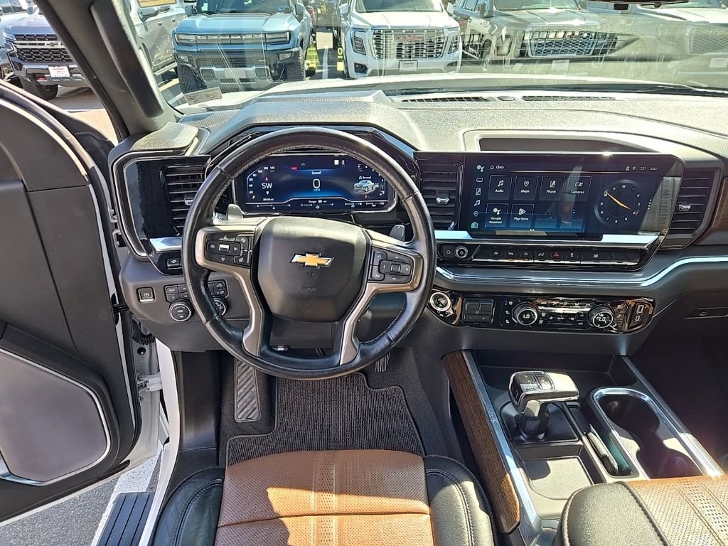Used 2023 Chevrolet Silverado 1500 High Country w/ Technology Package AWD/4WD image 14