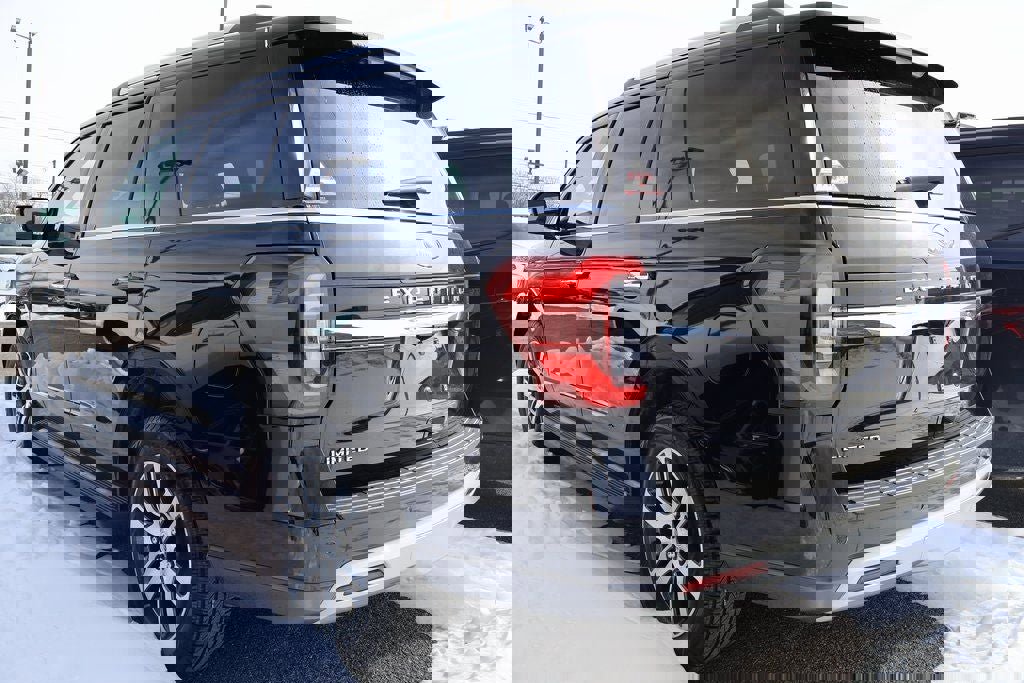 Used 2024 Ford Expedition Limited image 4