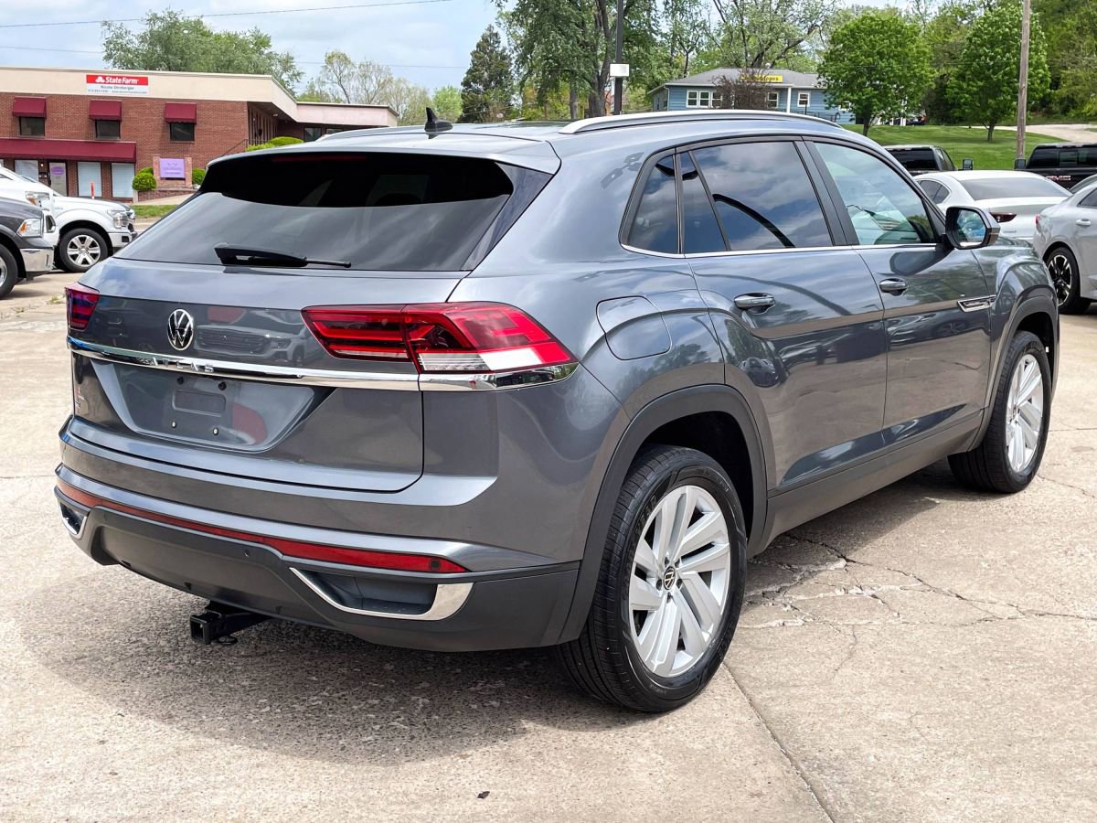 Used 2021 Volkswagen Atlas Cross Sport SE w/ Panoramic Sunroof Package FWD image 6