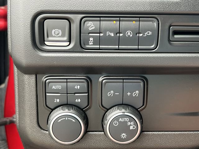 Used 2021 Chevrolet Tahoe Z71 image 32