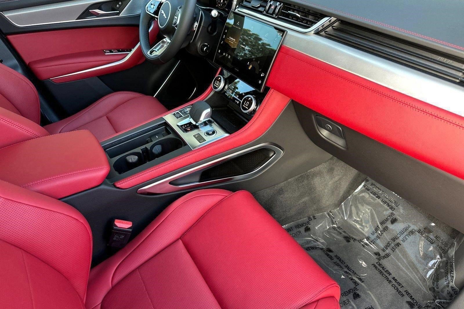 Used 2025 Jaguar F-PACE R-Dynamic S AWD/4WD image 27