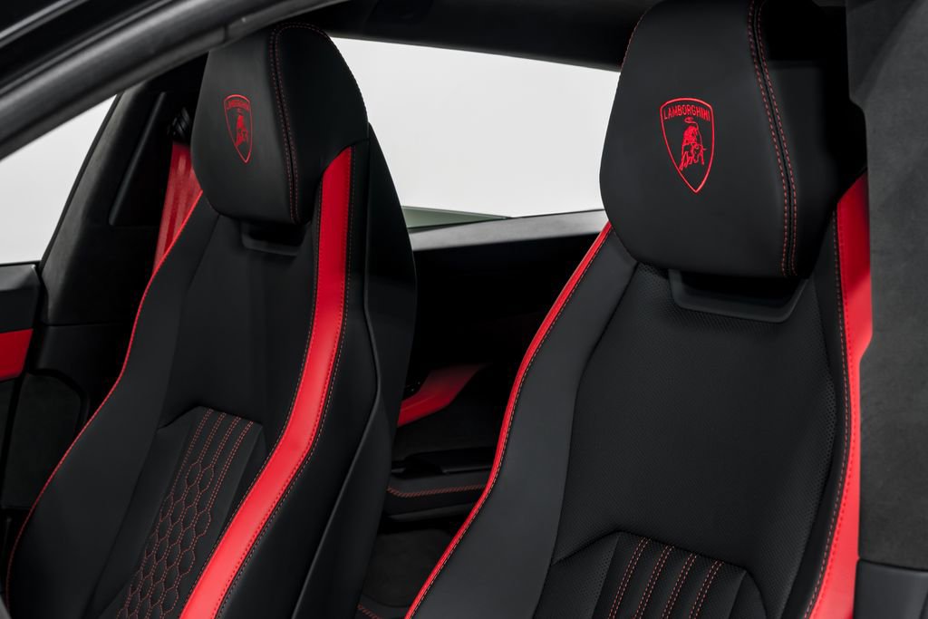 Used 2025 Lamborghini Urus SE image 21