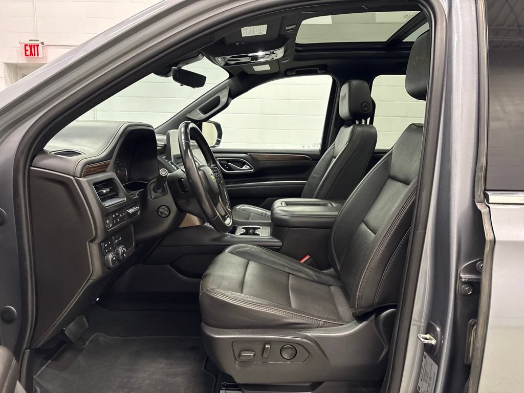 Used 2021 Chevrolet Suburban High Country AWD/4WD image 16
