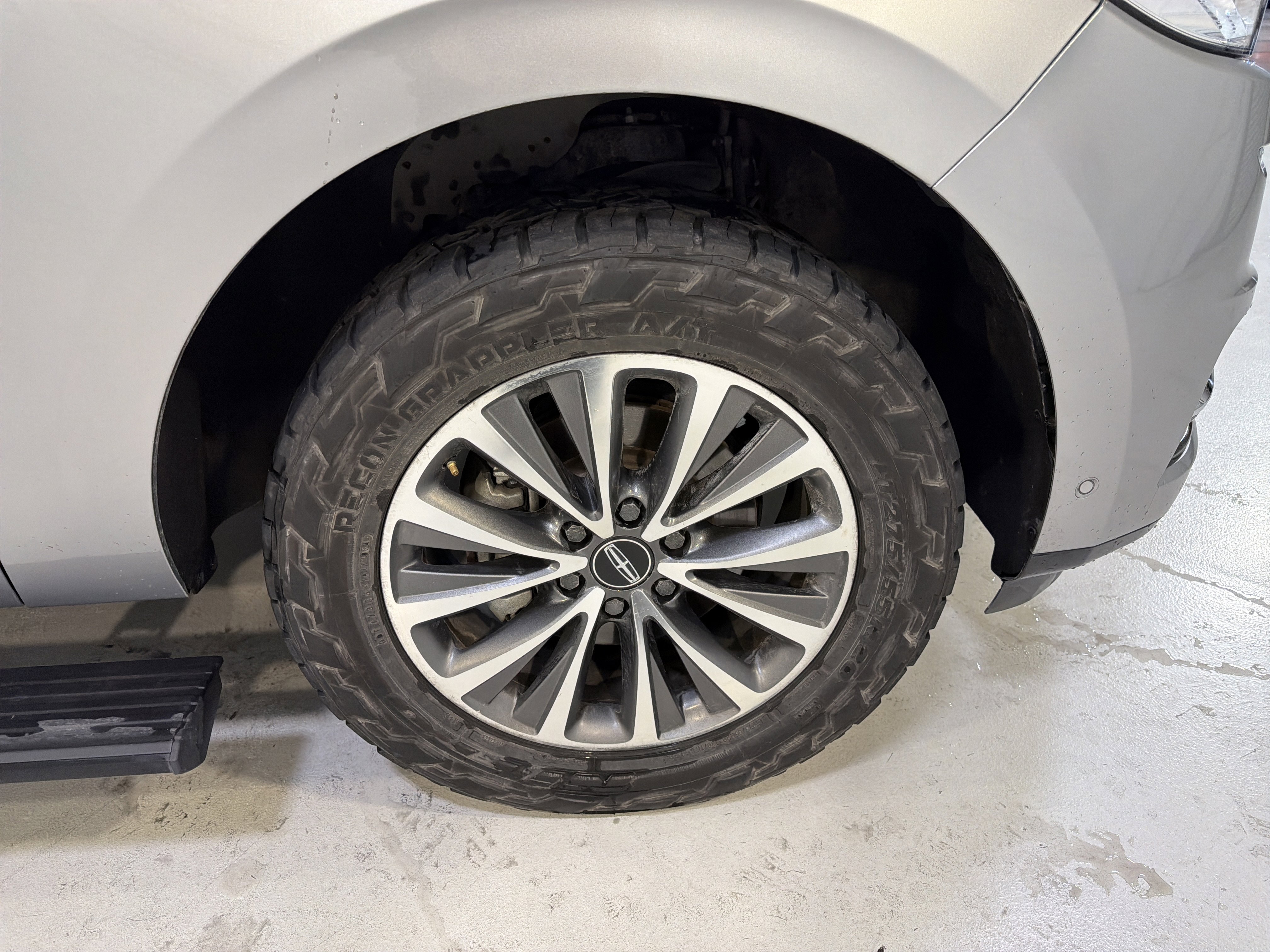 Used 2021 Lincoln Navigator L Black Label w/ Cargo Convenience Package image 14