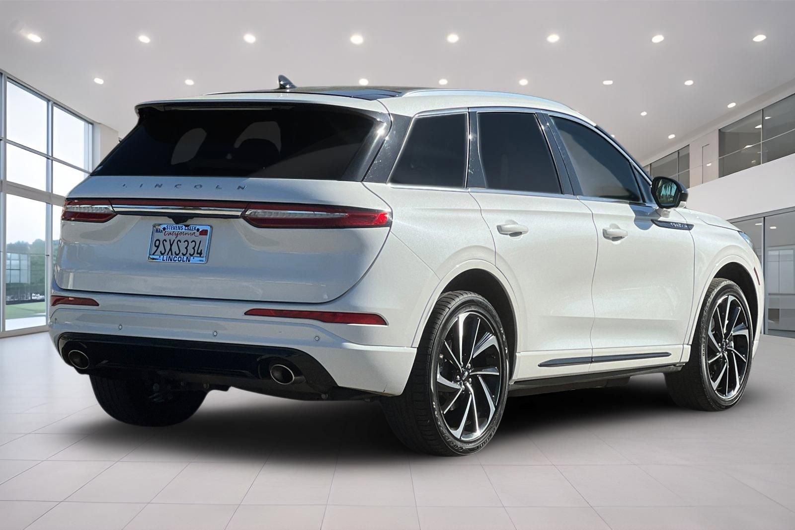 Used 2024 Lincoln Corsair Grand Touring image 4