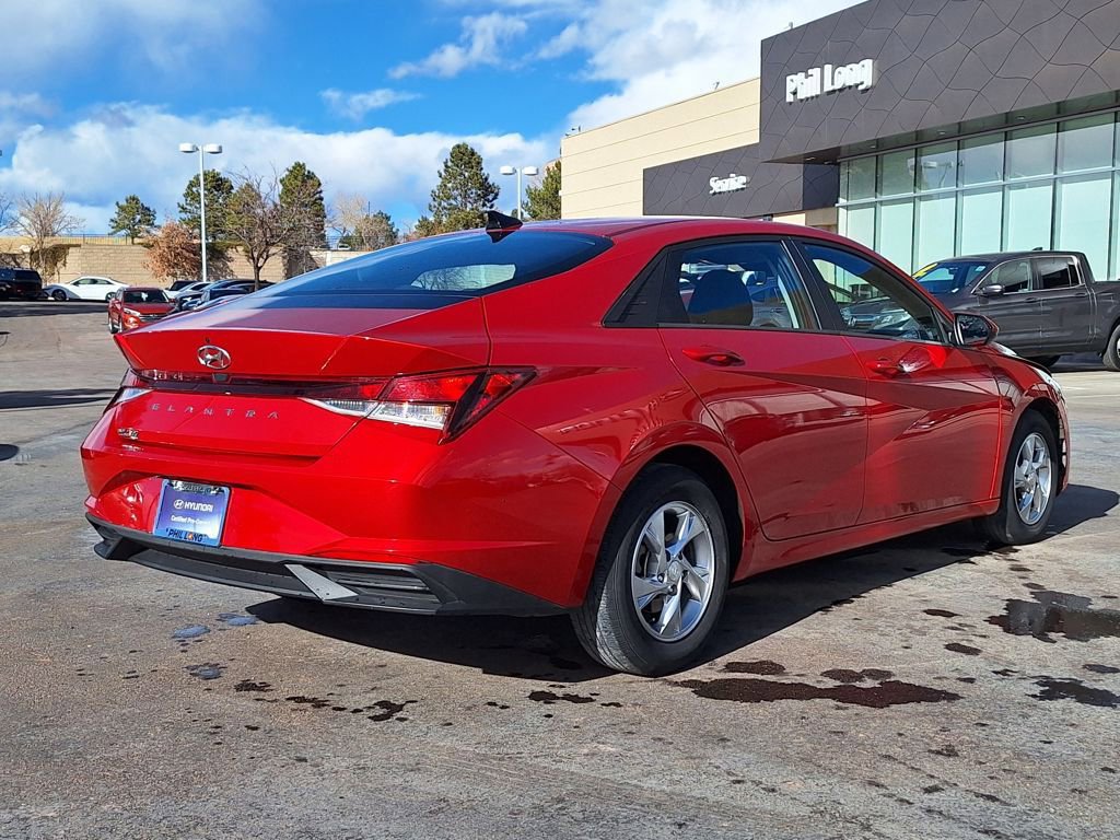 Certified 2021 Hyundai Elantra SE image 3