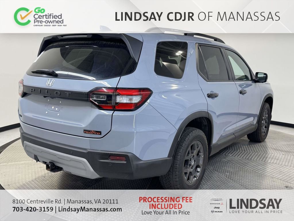 Used 2025 Honda Pilot TrailSport image 8