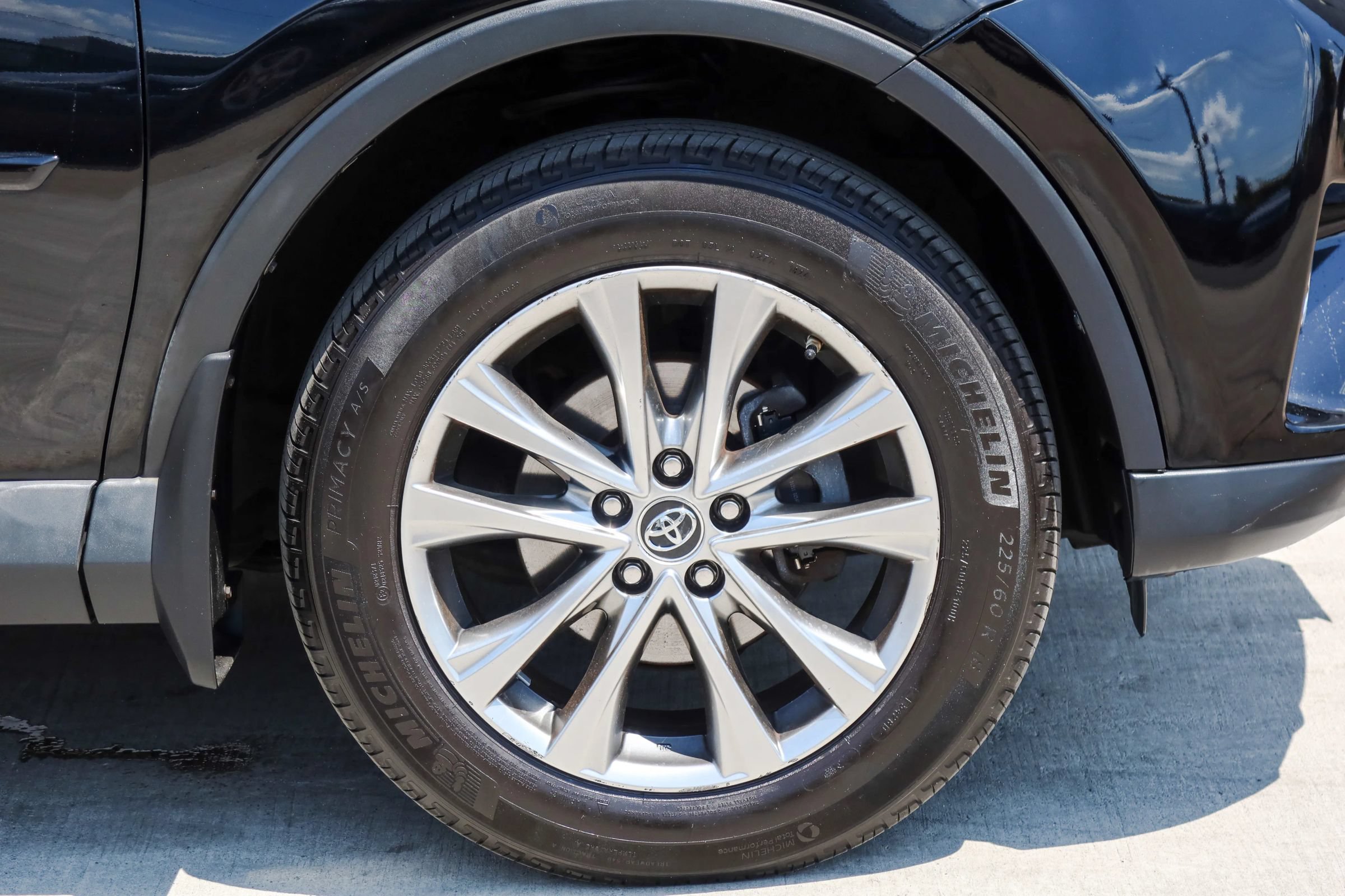 Used 2015 Toyota RAV4 Limited AWD/4WD image 27