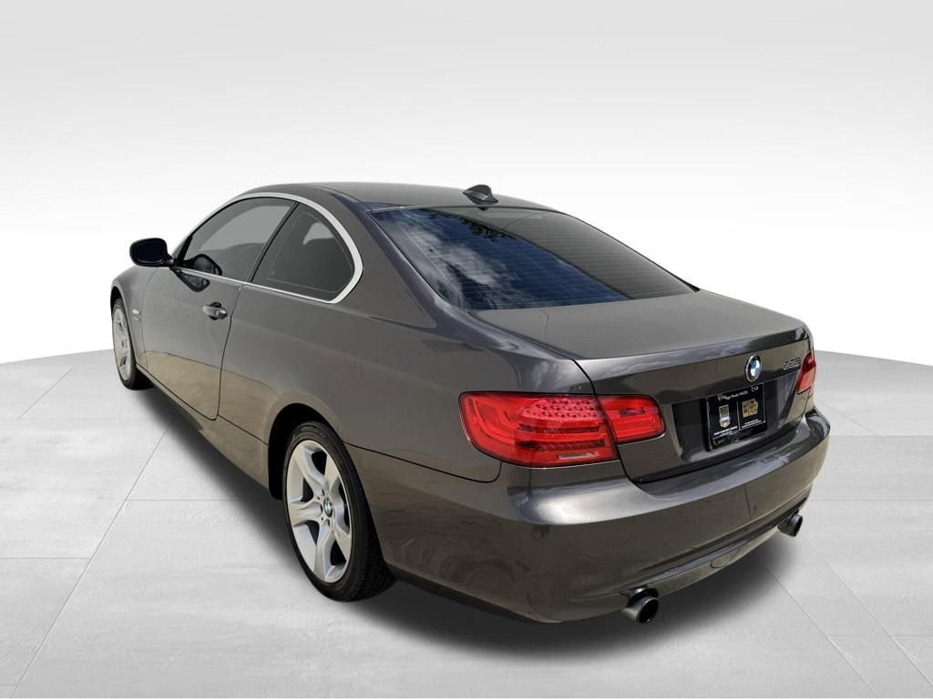 Used 2011 BMW 335i xDrive Coupe AWD/4WD image 4