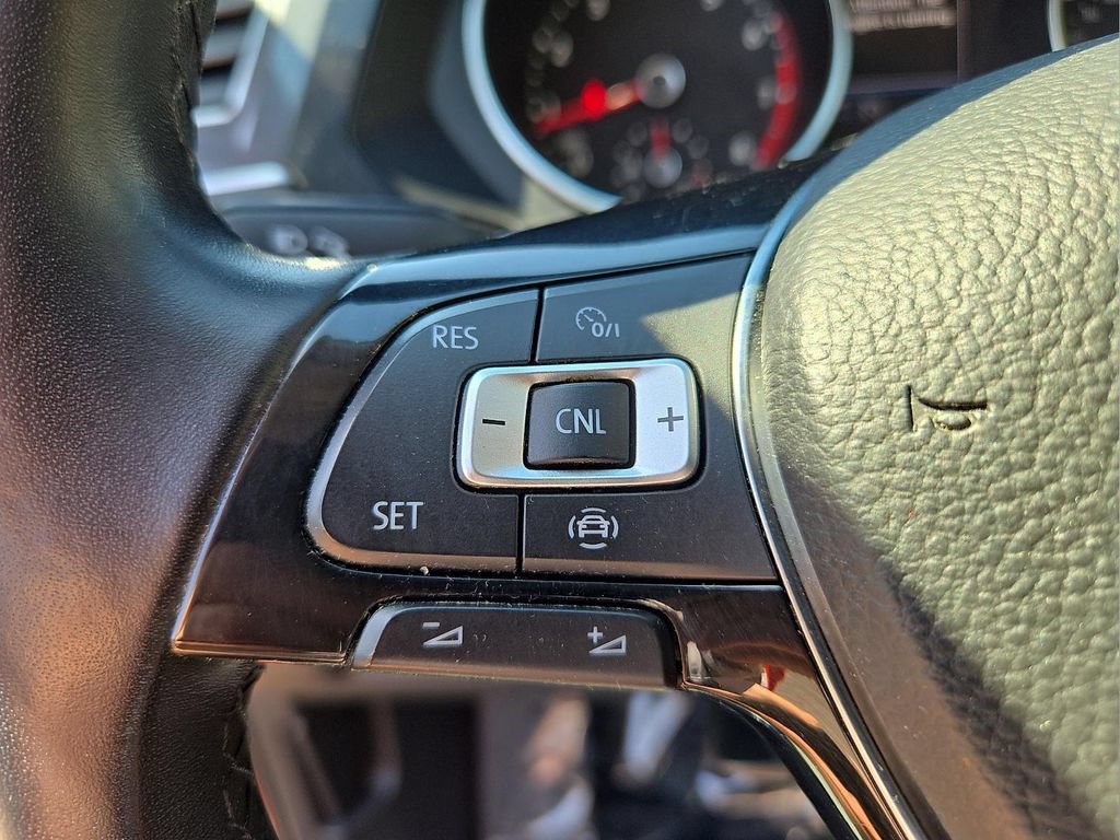 Used 2019 Volkswagen Tiguan SE w/ Panoramic Sunroof Package AWD/4WD image 21