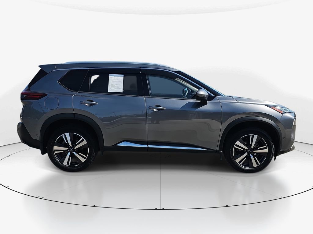 Used 2023 Nissan Rogue SL w/ SL Premium Package image 4