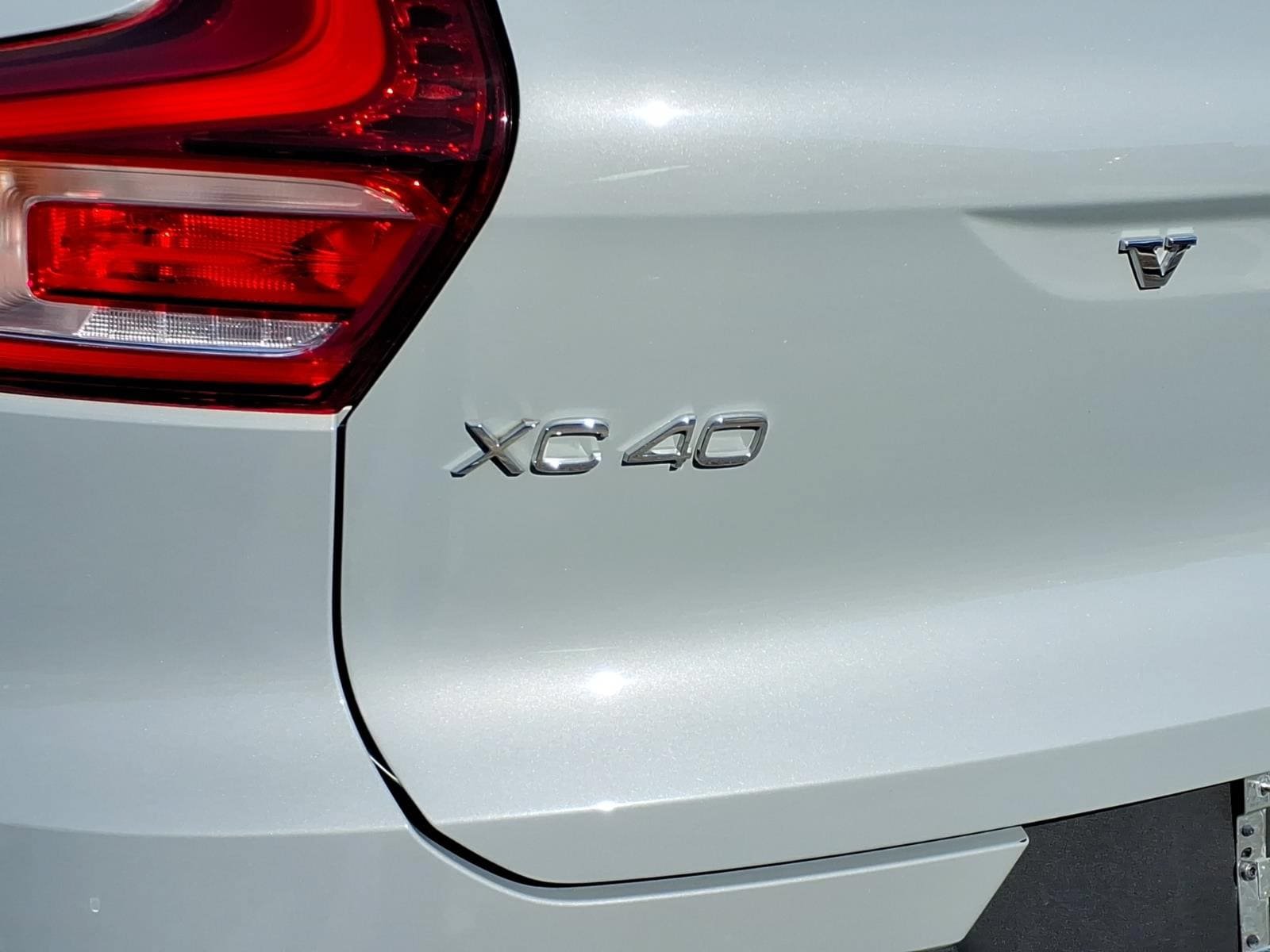 Certified 2024 Volvo XC40 B5 Ultimate w/ Protection Package Premier AWD/4WD image 5