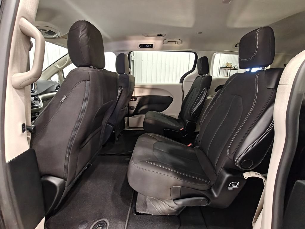 Used 2023 Chrysler Voyager LX FWD image 24