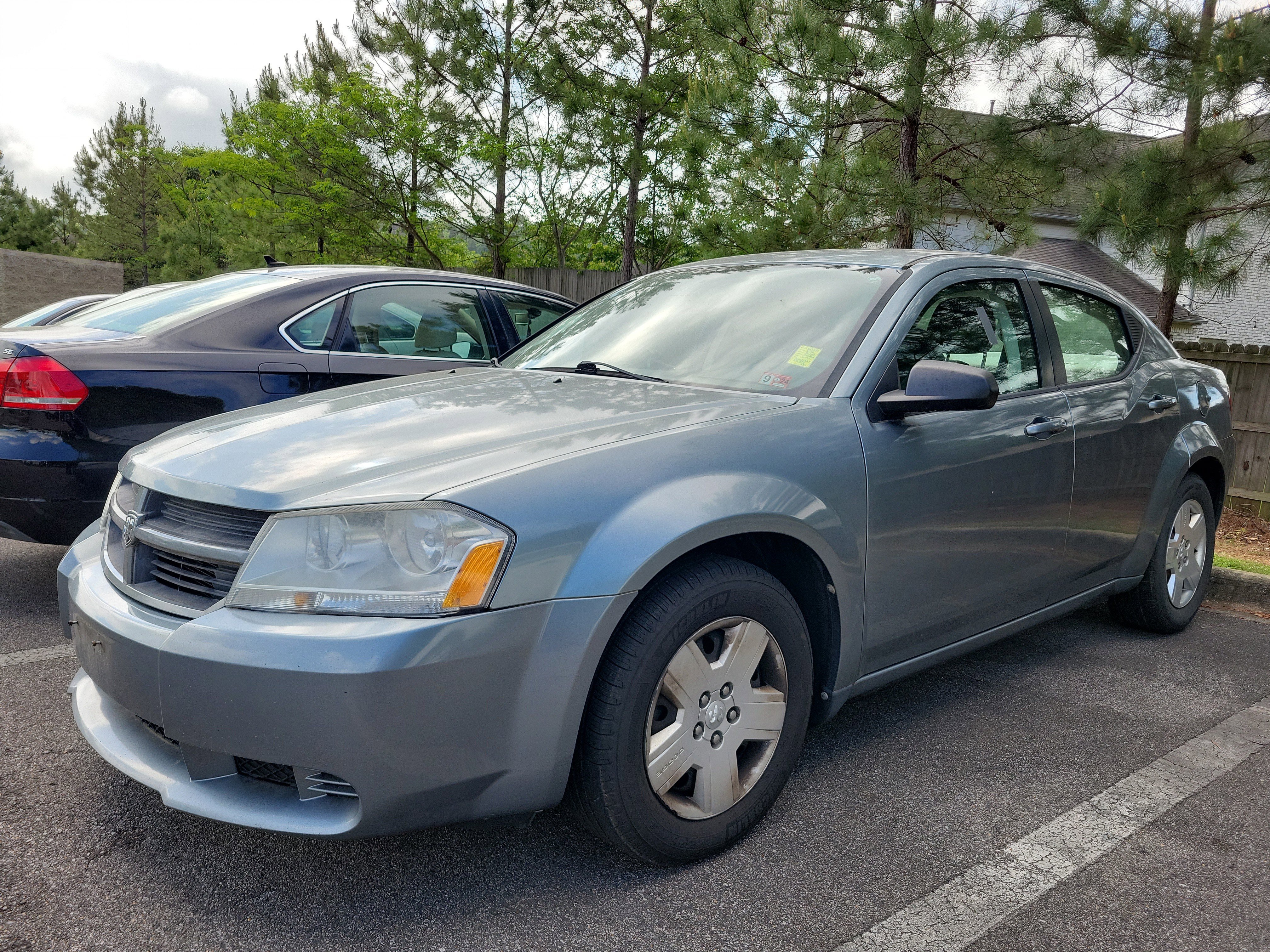 Used 2010 Dodge Avenger SXT FWD image 3