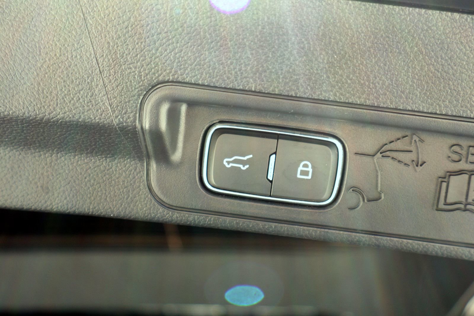 Used 2025 Ford Explorer ST-Line AWD/4WD image 17