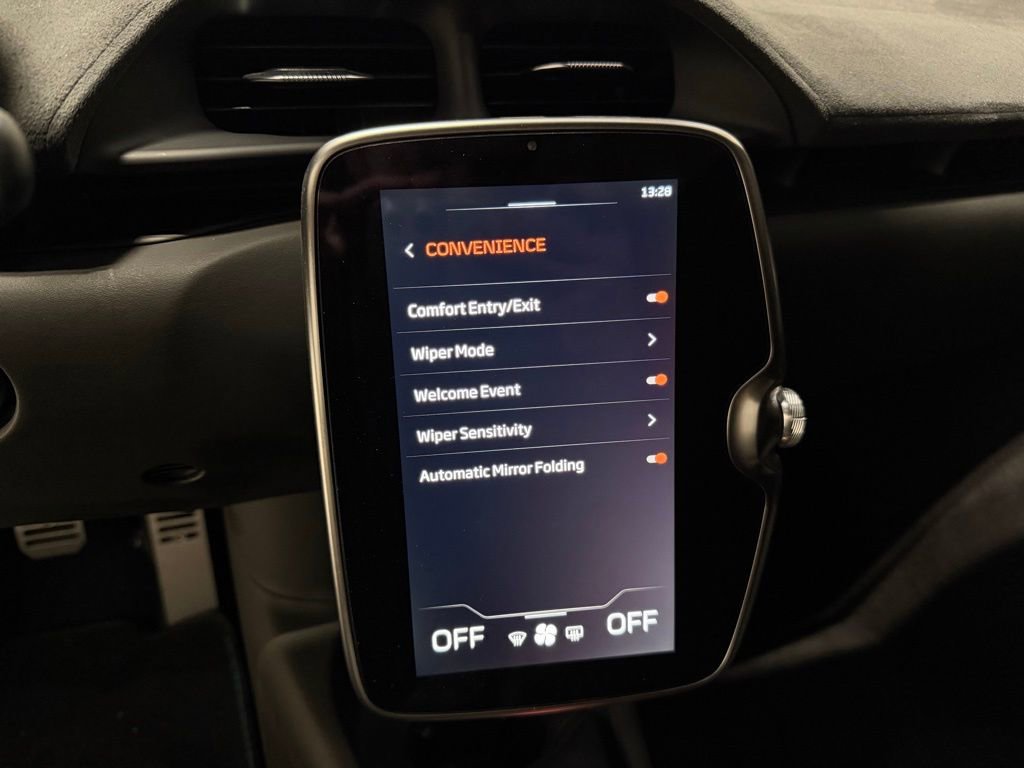 Used 2023 McLaren Artura image 41