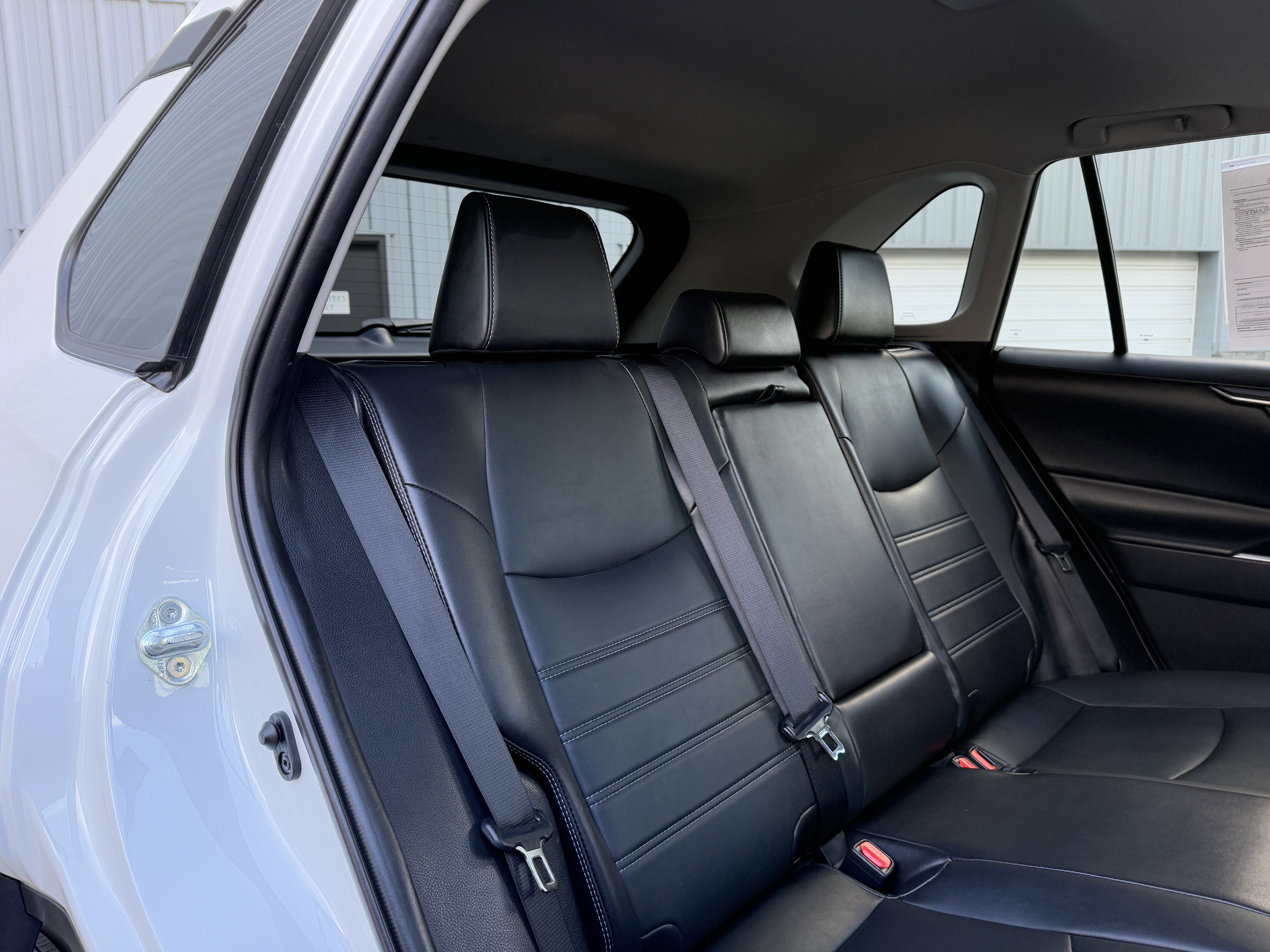 Used 2022 Toyota RAV4 XLE Premium image 25