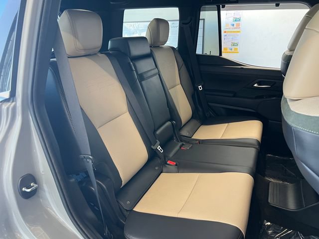 Used 2025 Lexus GX 550 w/ Accessory Package (32) AWD/4WD image 53