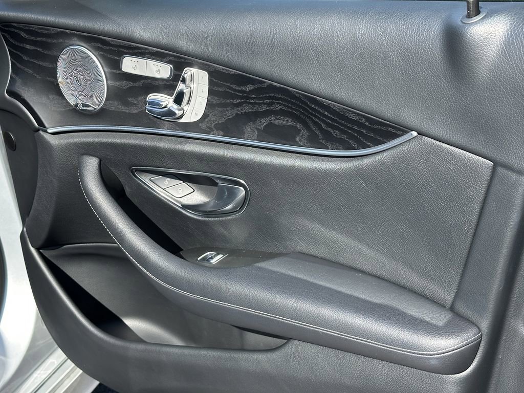 Used 2017 Mercedes-Benz E 300 image 16