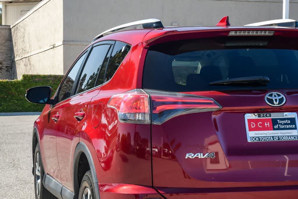 Used 2018 Toyota RAV4 XLE FWD image 6