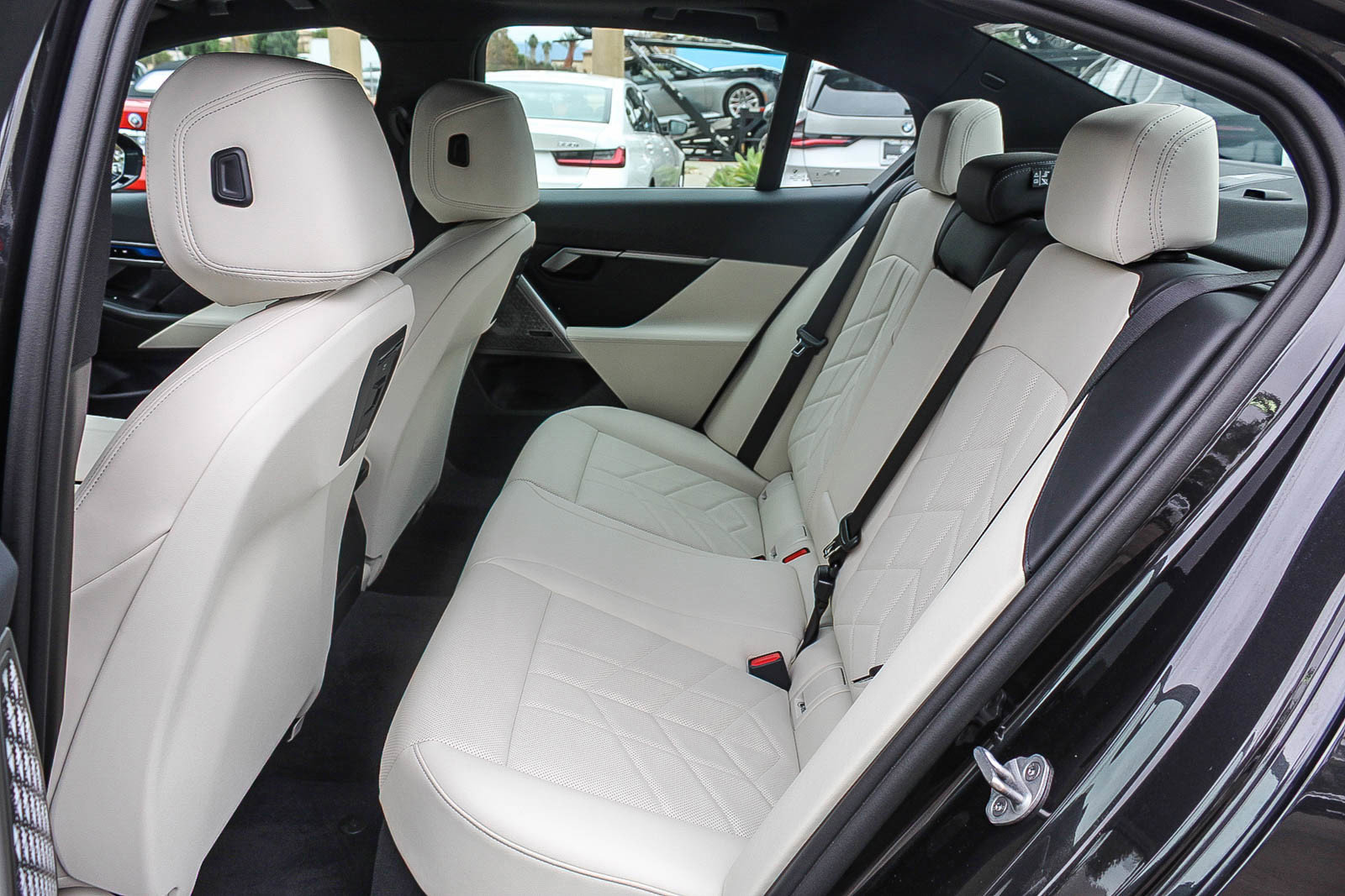 Used 2025 BMW i5 M60 image 18