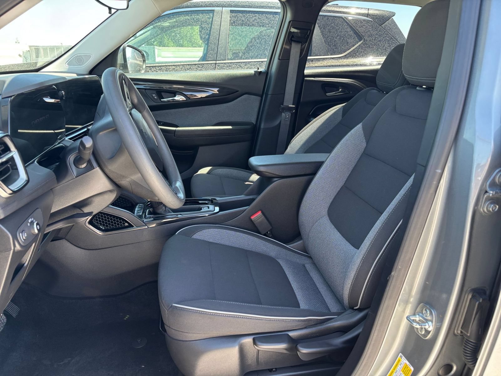 Used 2025 Chevrolet TrailBlazer LT FWD image 27