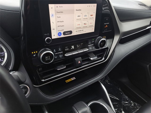 Used 2024 Toyota Highlander XLE image 7