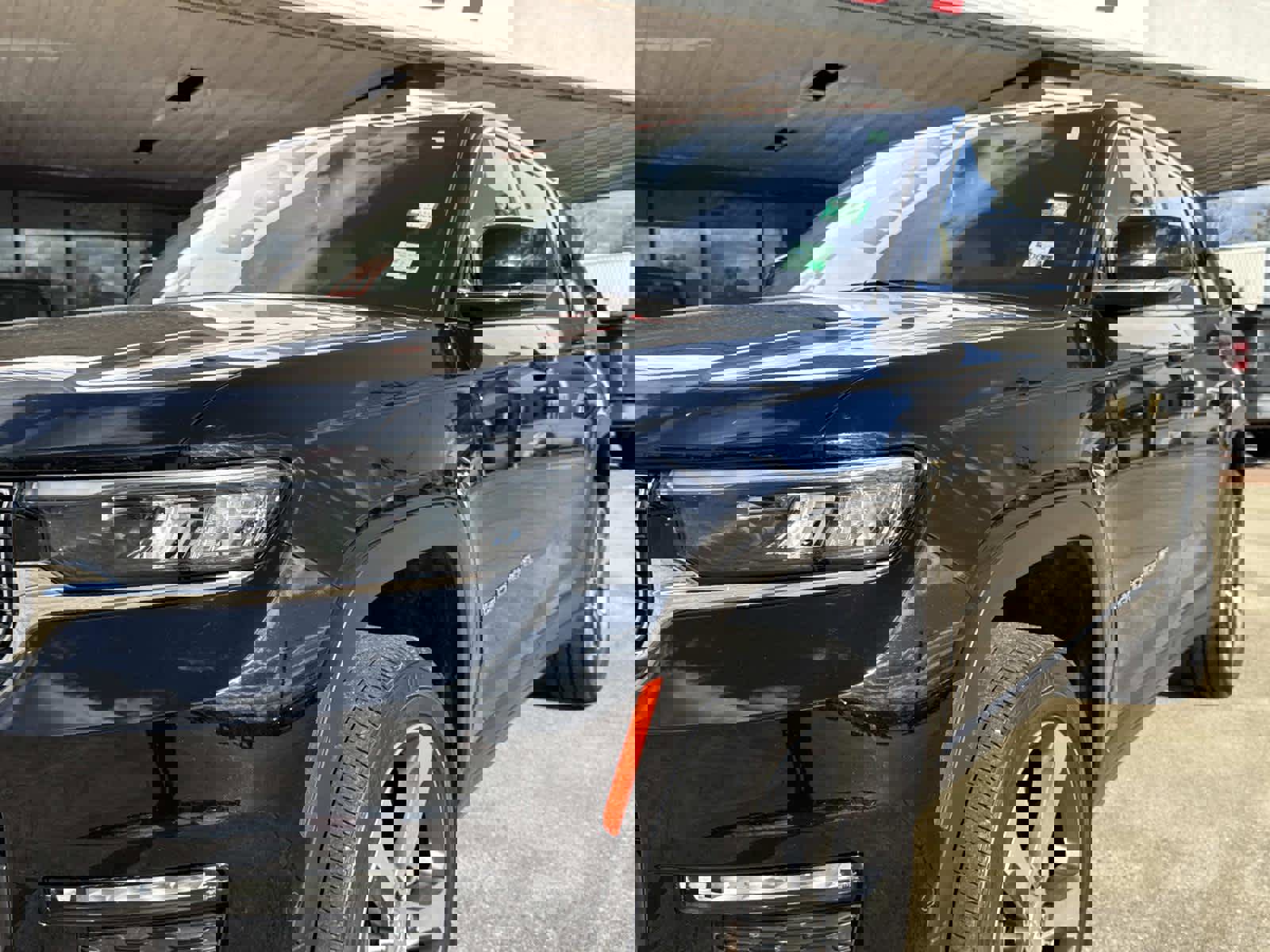 Used 2023 Jeep Grand Cherokee L Limited w/ Luxury Tech Group II image 5