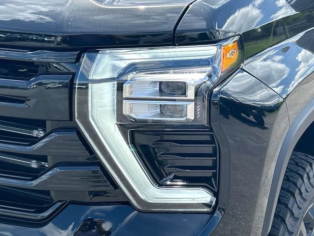 New 2026 Chevrolet Silverado 2500 High Country w/ Midnight Edition AWD/4WD image 9