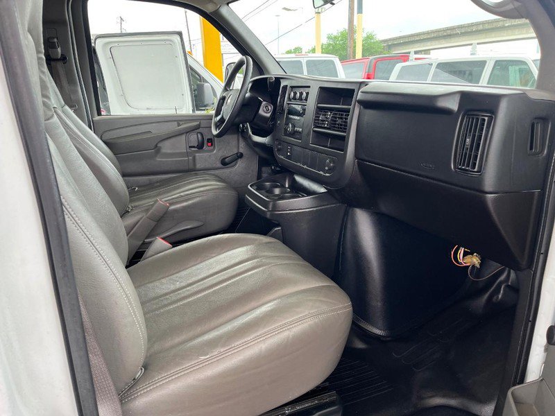 Used 2009 Chevrolet Express 2500 Extended RWD image 8