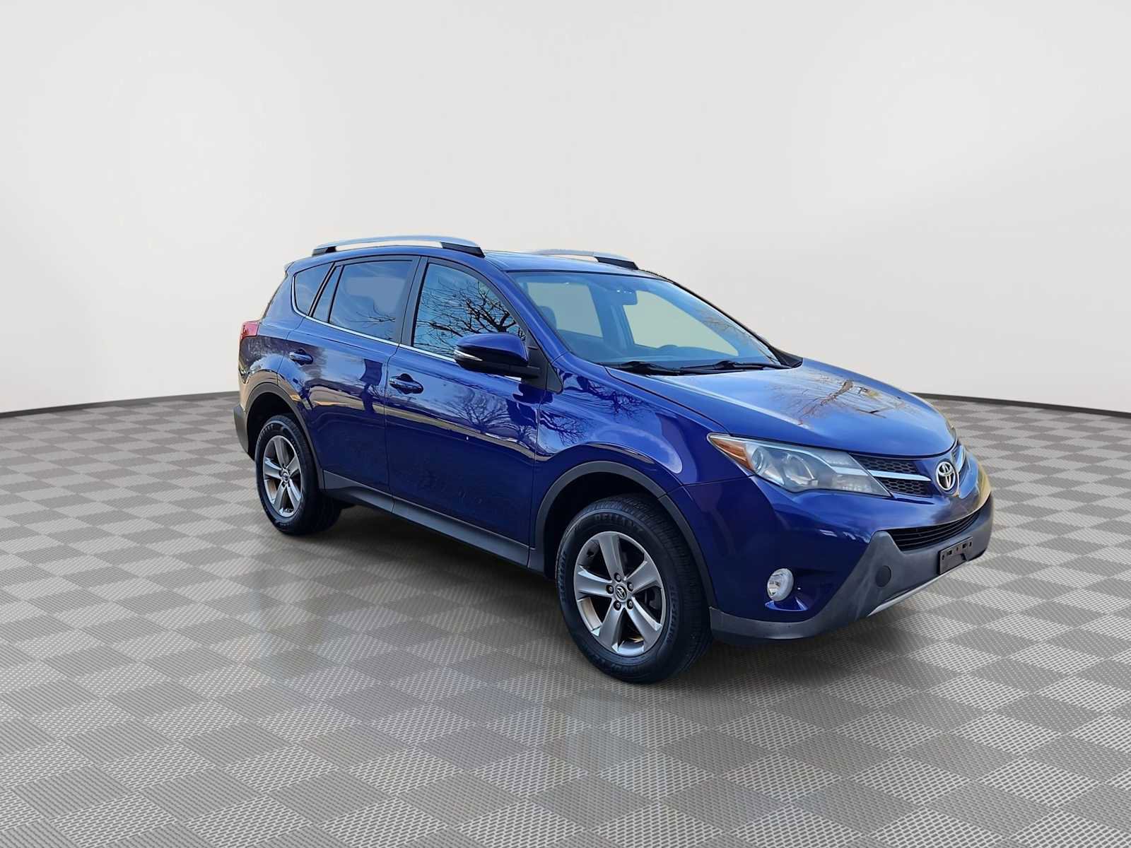 Used 2015 Toyota RAV4 XLE image 2