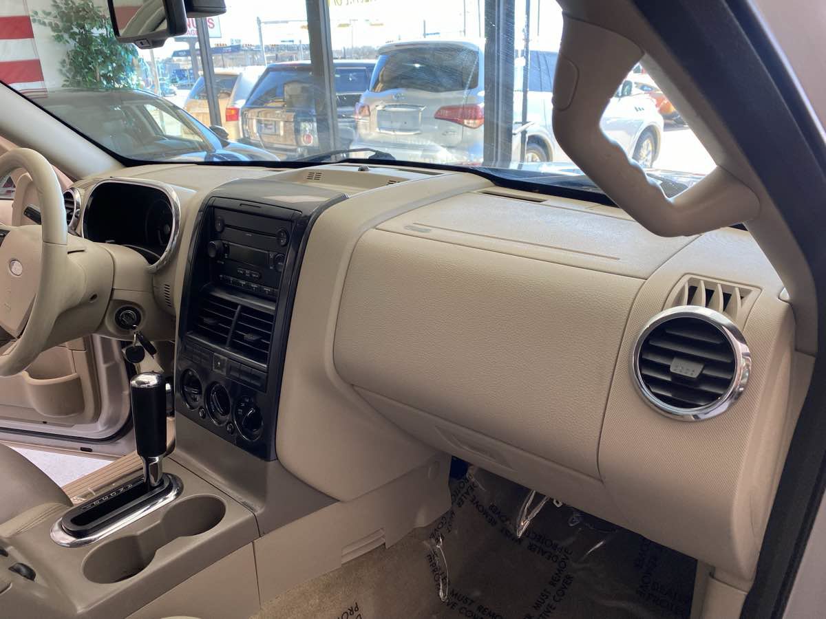 Used 2007 Ford Explorer XLT RWD image 16