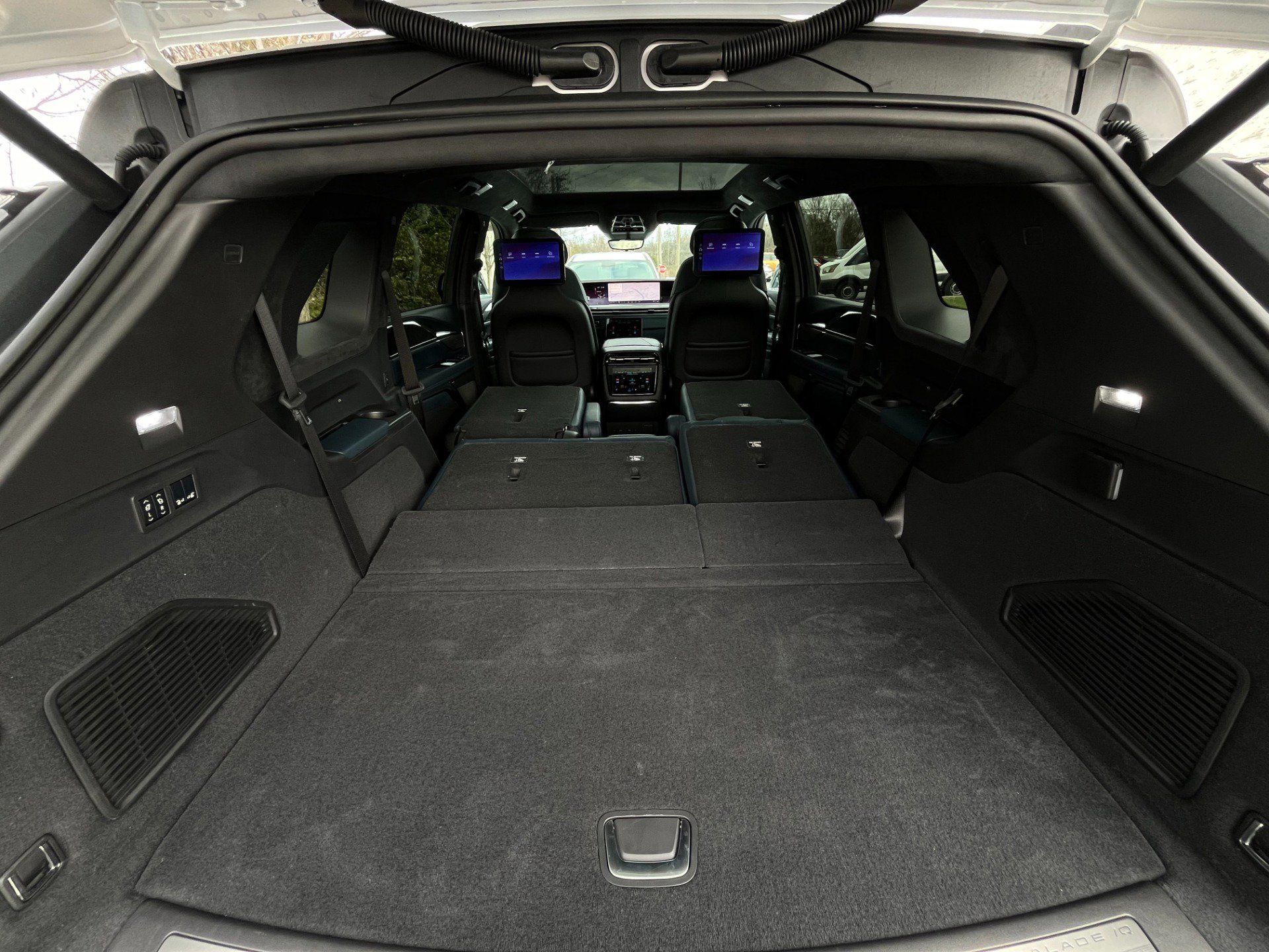 Used 2025 Cadillac Escalade IQ Luxury 2 image 55