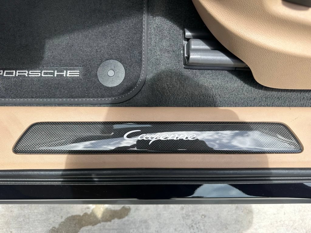 Certified 2023 Porsche Cayenne AWD/4WD image 20