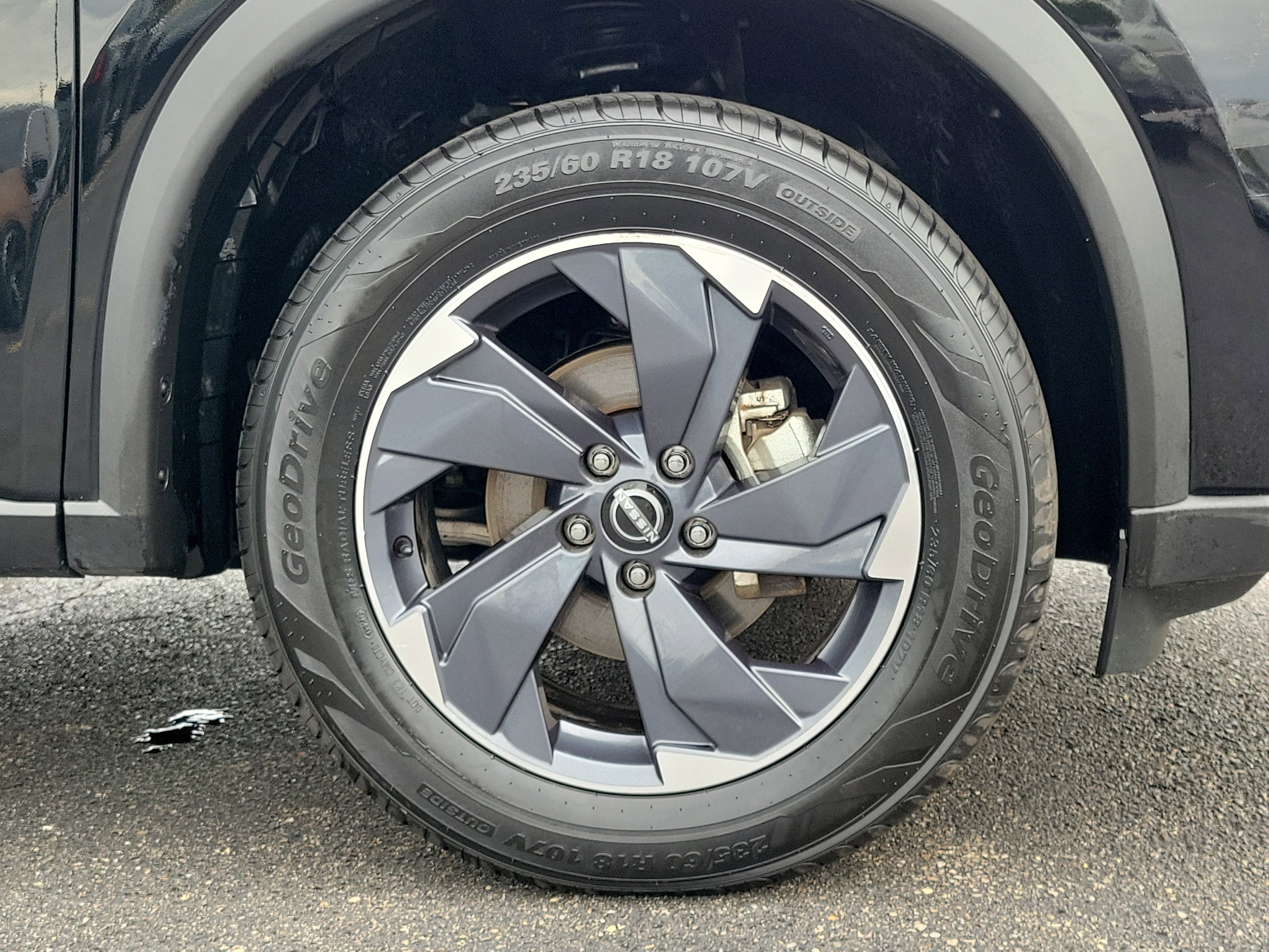 Used 2025 Nissan Rogue SV FWD image 5