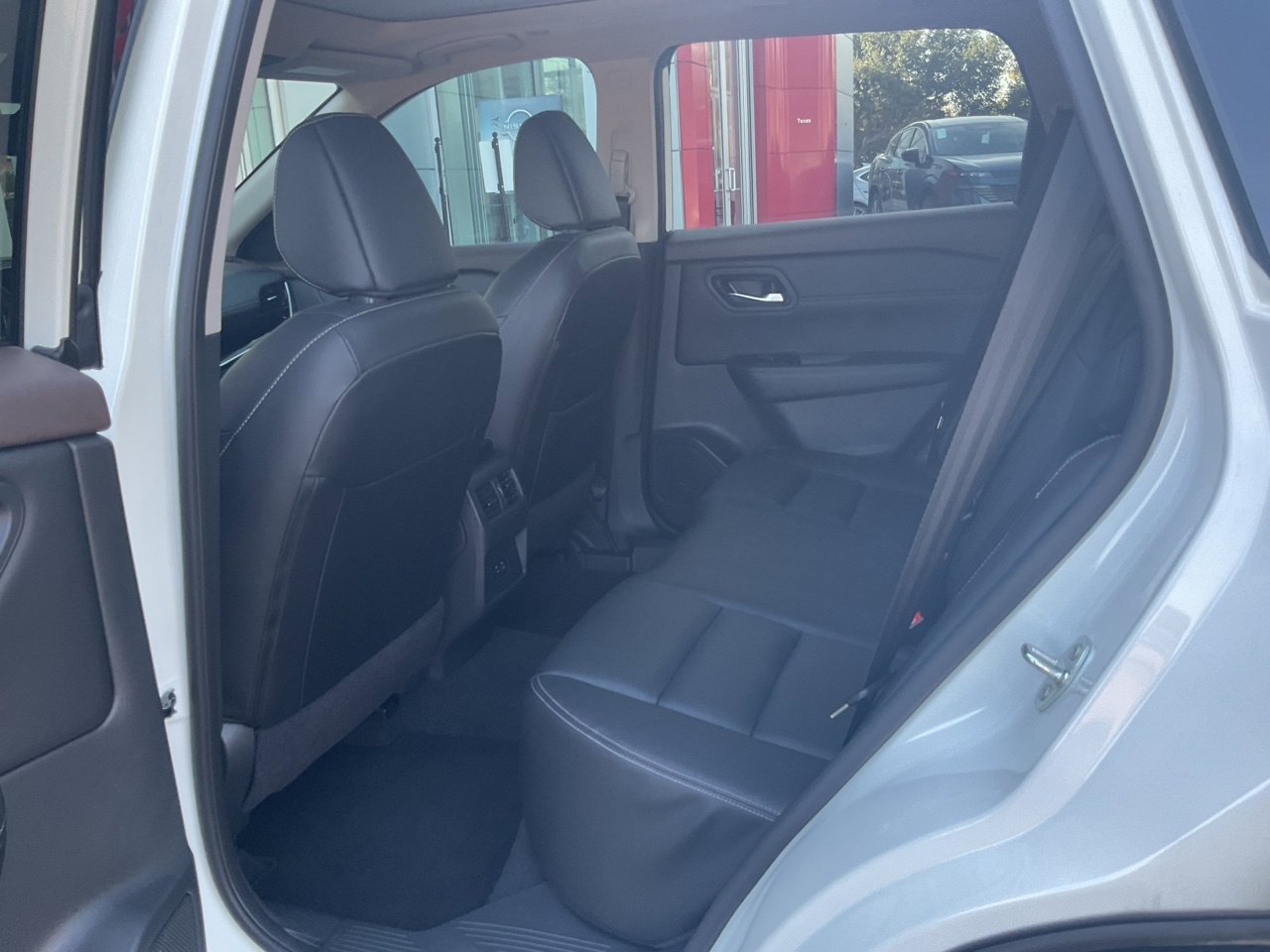 Used 2023 Nissan Rogue SL FWD image 10