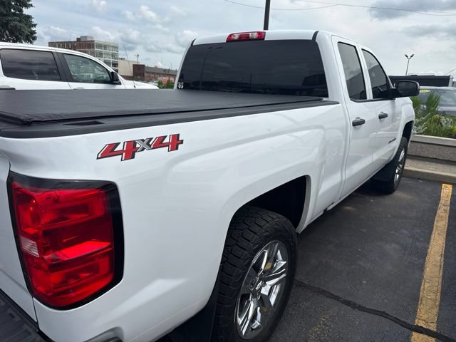 Used 2018 Chevrolet Silverado 1500 Custom w/ Custom Value Package AWD/4WD image 4