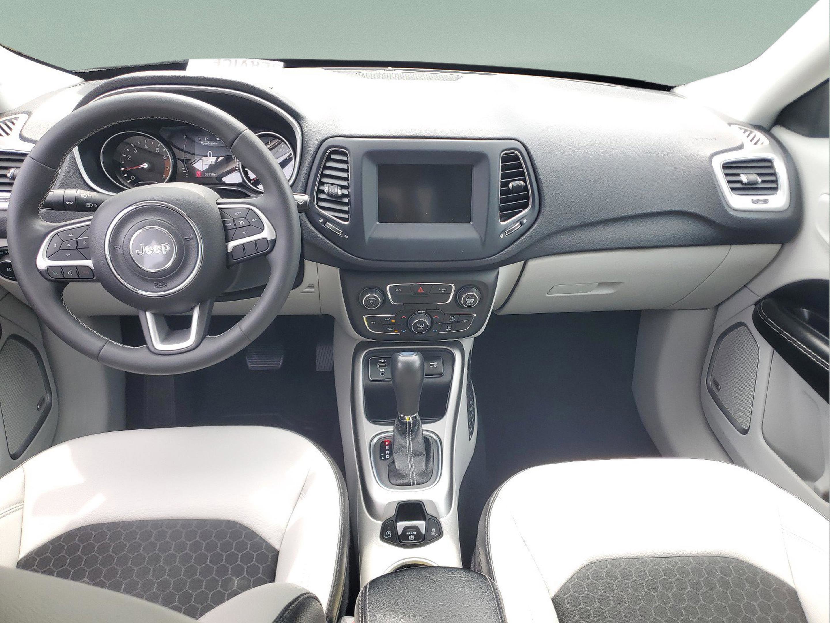 Certified 2021 Jeep Compass Latitude w/ Sun and Sound Group FWD image 8