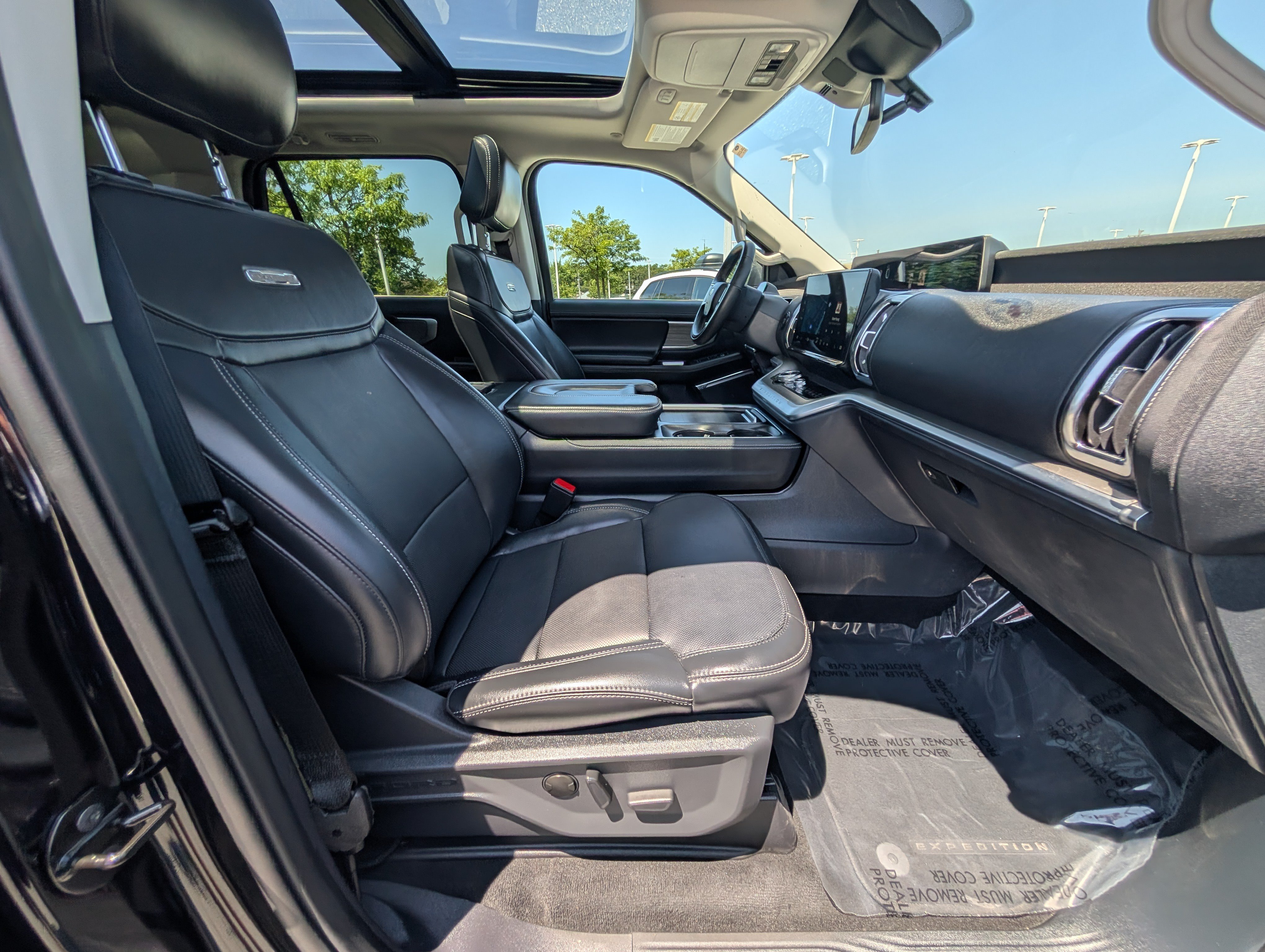Certified 2025 Ford Expedition Platinum AWD/4WD image 10