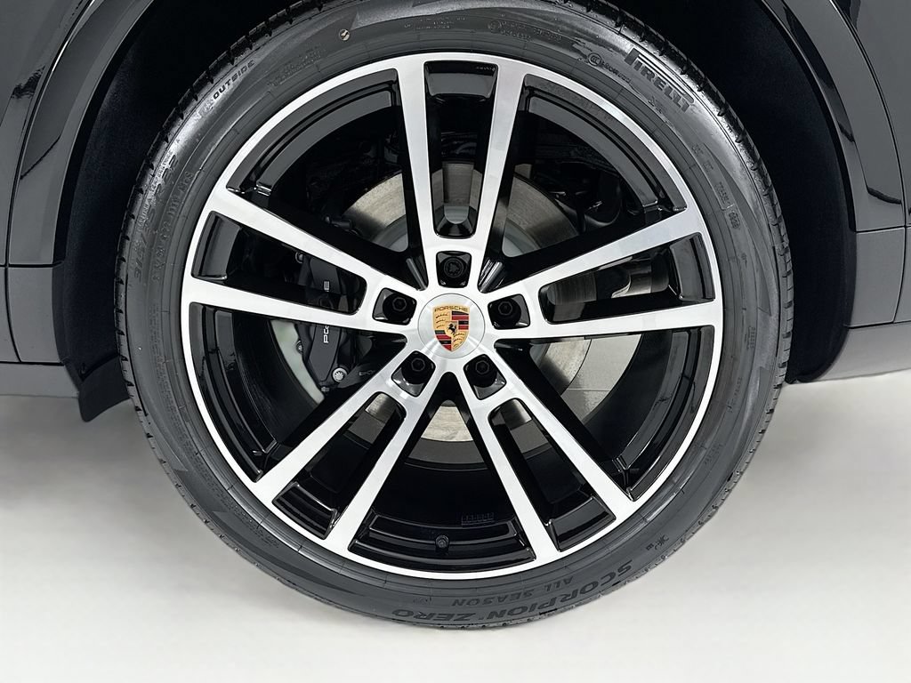 New 2026 Porsche Cayenne AWD/4WD image 32