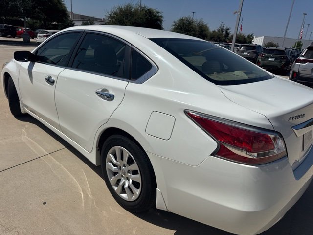 Used 2015 Nissan Altima 2.5 S w/ Power Driver Seat Package FWD image 4