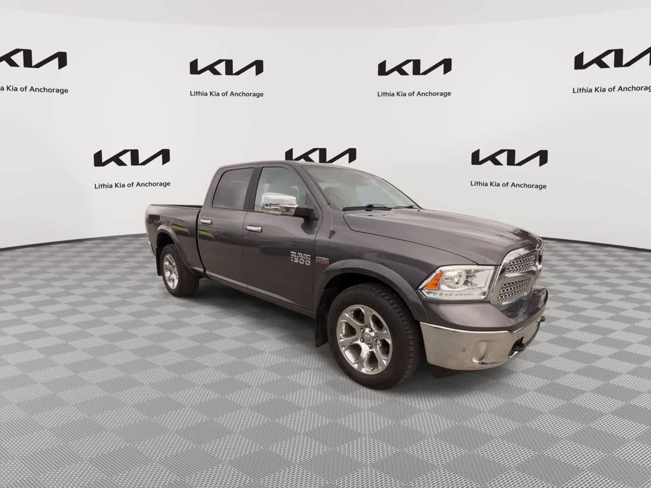 Used 2016 RAM 1500 Laramie AWD/4WD image 4