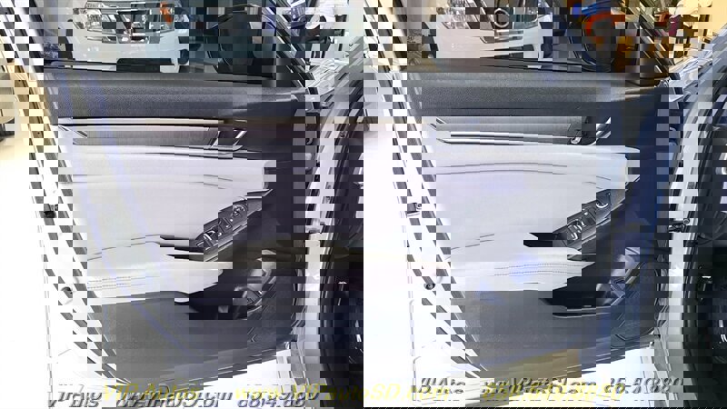 Used 2019 Honda Accord LX image 8