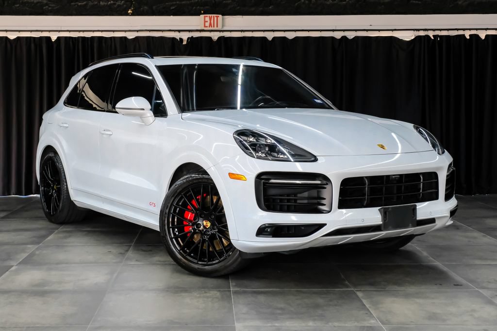 Used 2021 Porsche Cayenne GTS w/ Sport Chrono Package (8LH) AWD/4WD image 9