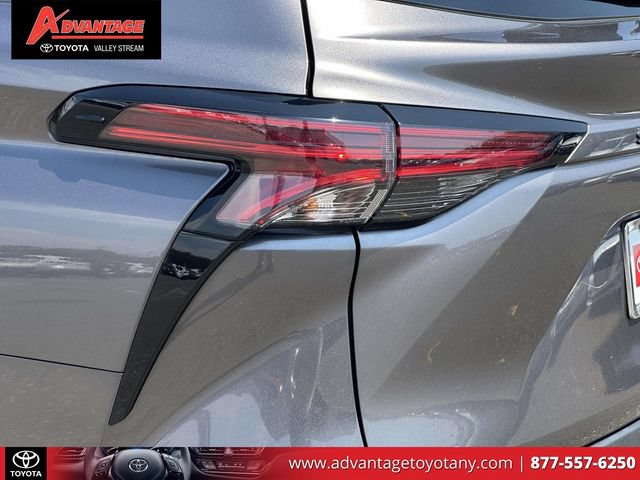 Used 2021 Toyota Sienna XLE AWD/4WD image 11