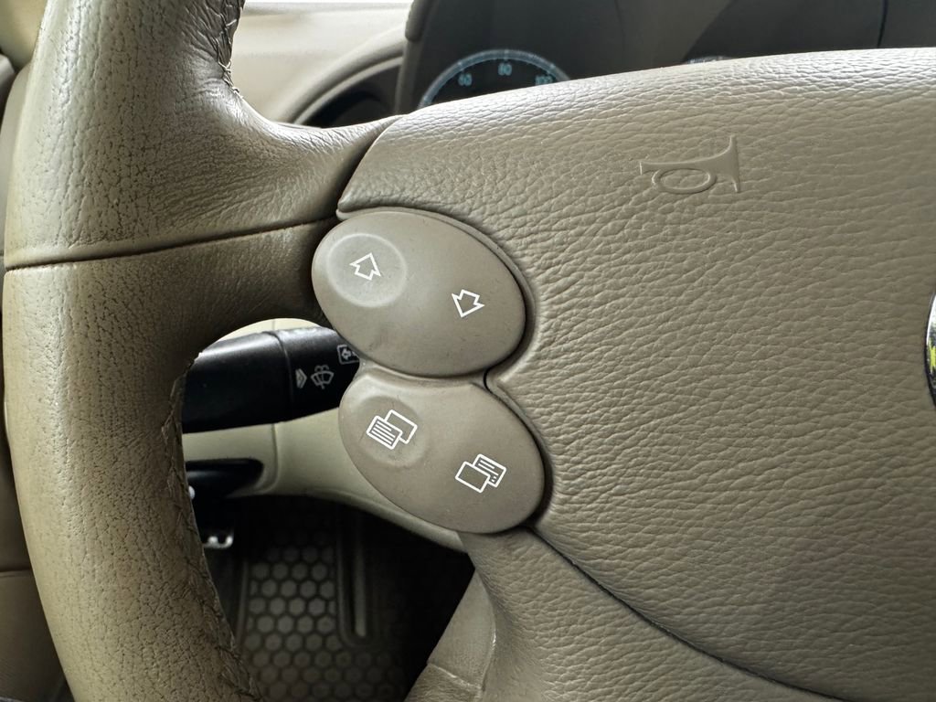 Used 2007 Mercedes-Benz SL 550 image 33