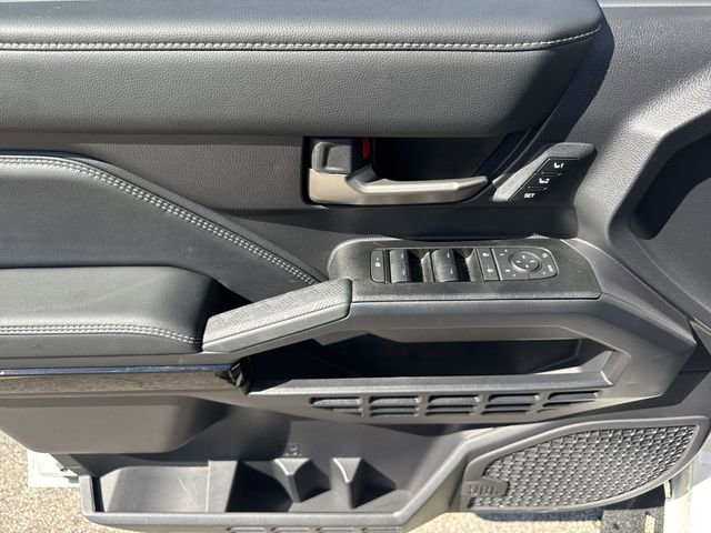 Used 2025 Toyota 4Runner Limited AWD/4WD image 22