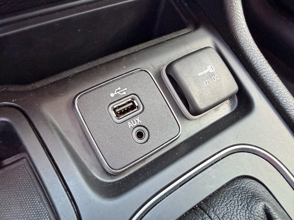 Used 2019 Jeep Cherokee Latitude w/ Popular Appearance Group image 22