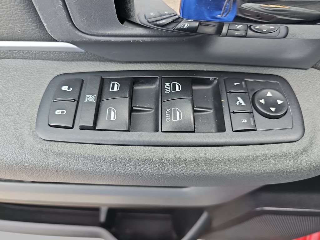 Used 2017 RAM 1500 Big Horn AWD/4WD image 32