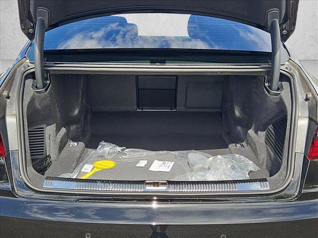 Used 2025 Audi A8 L 3.0T AWD/4WD image 6